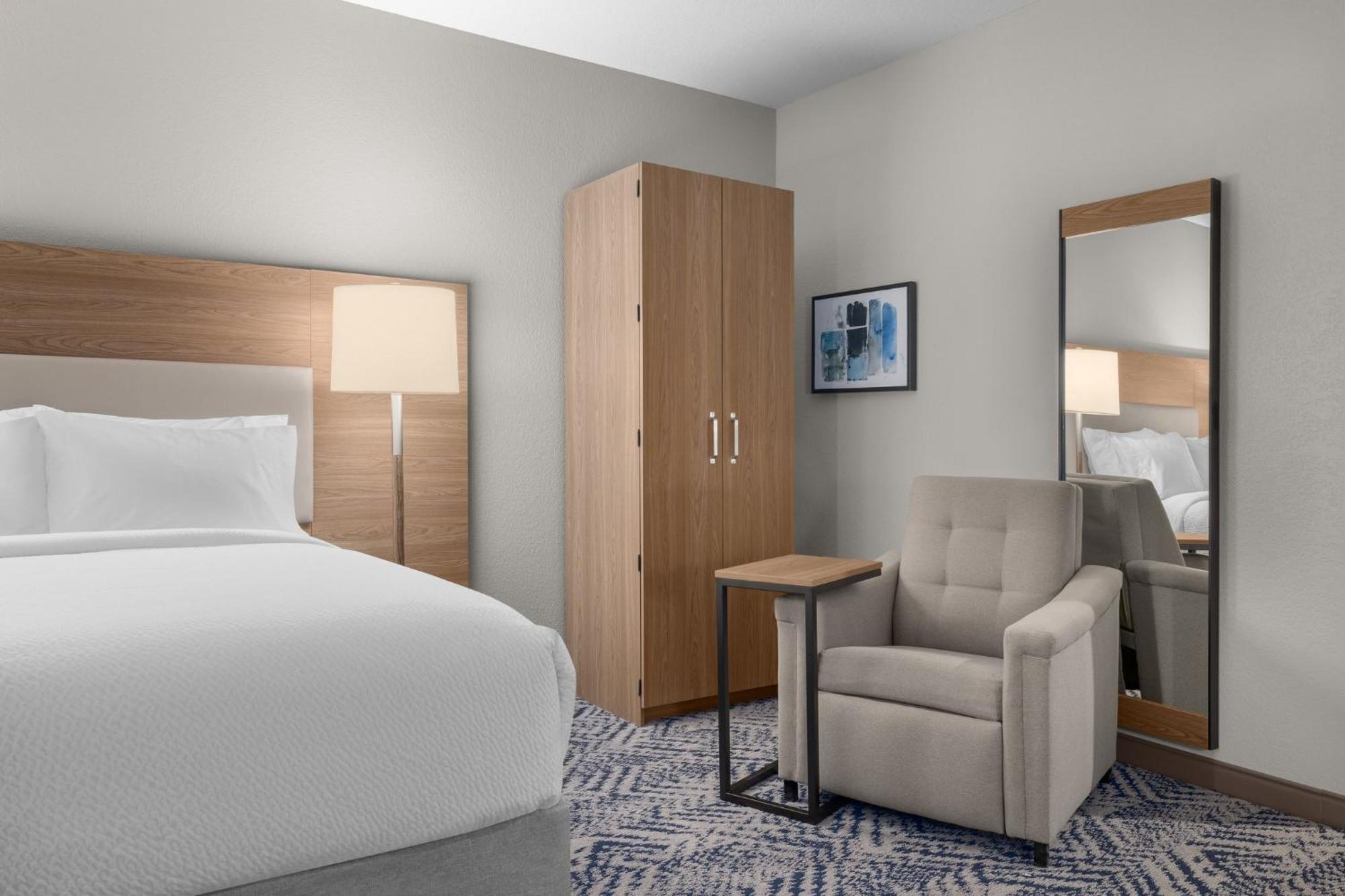 Candlewood Suites Alexandria By Ihg Exterior photo
