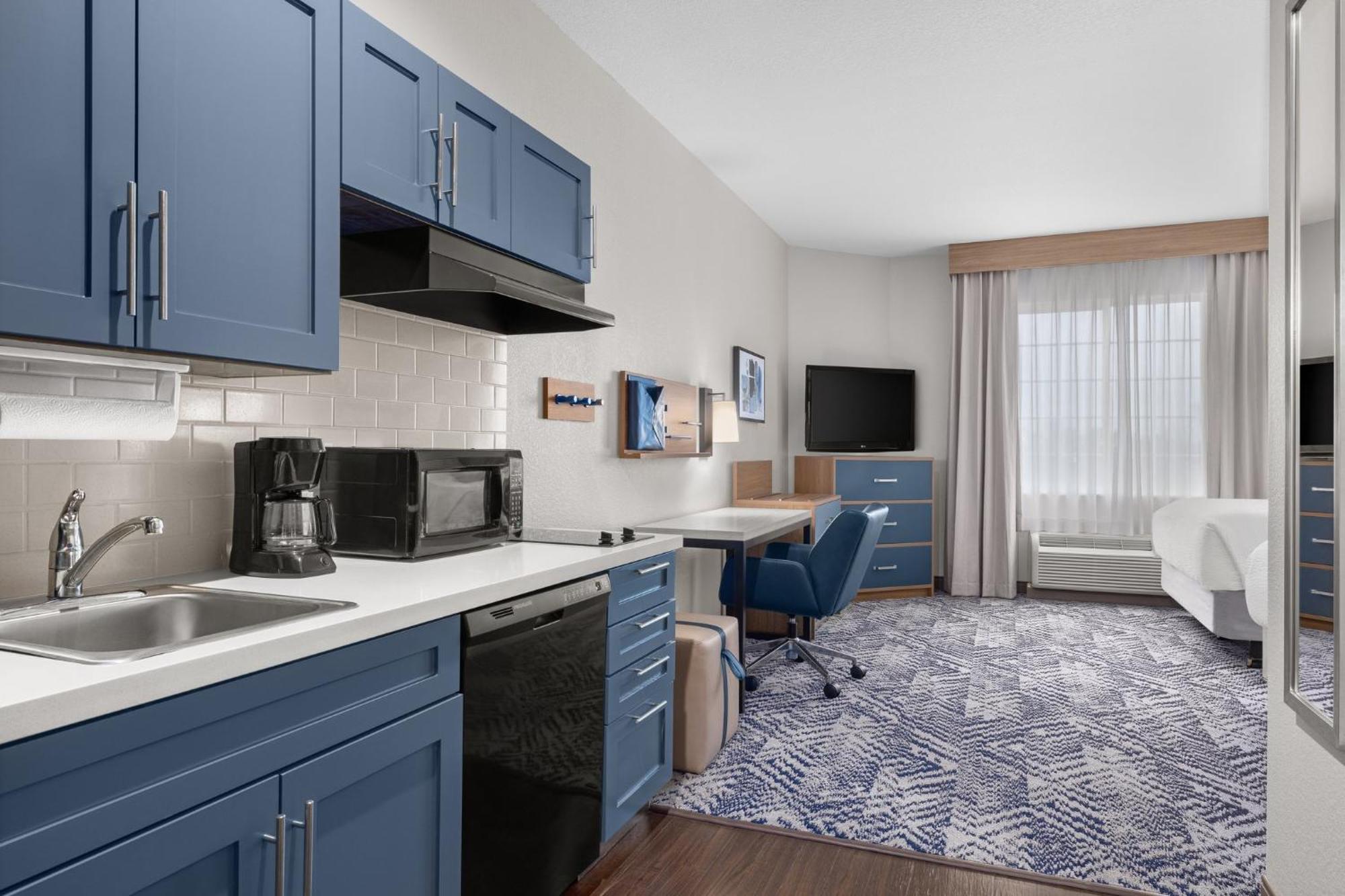 Candlewood Suites Alexandria By Ihg Exterior photo